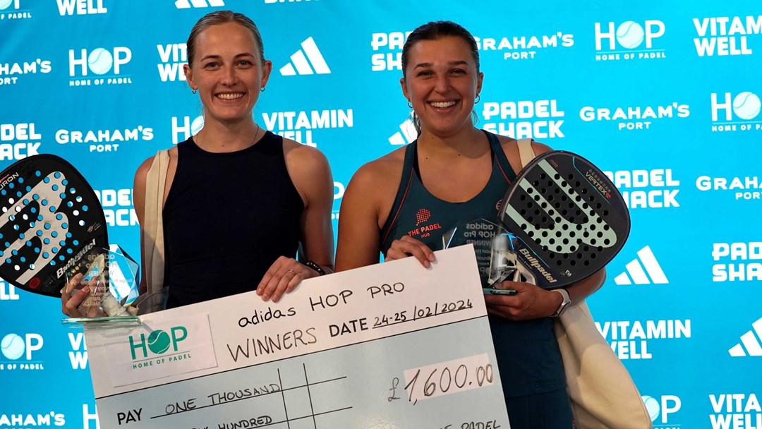 Victoria Nicholas and Catherine Rose with the British Tour Harrogate title in 2024