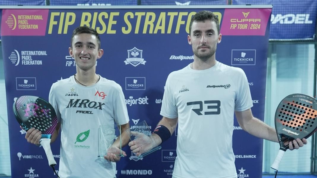Christian Media Murphy and Alberto Garcia Jiminez posing with their trophies