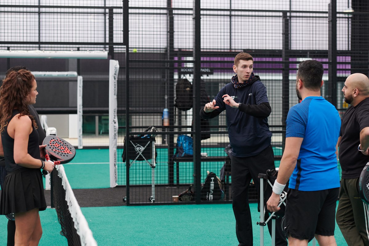 padel-couch-on-court.jpg