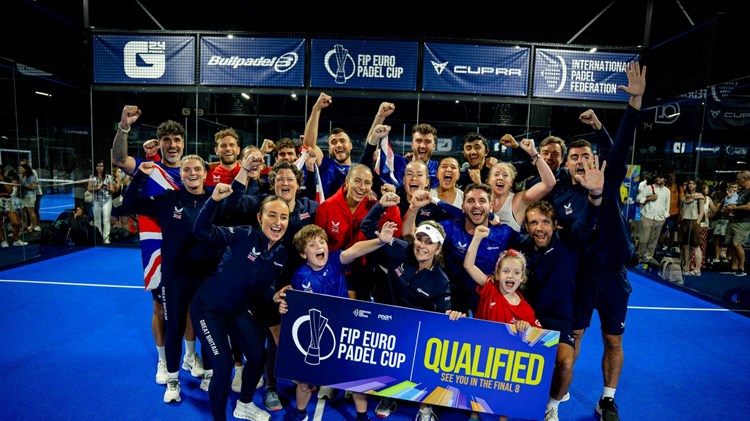 GB padel teams celebrating after qualifying for the Final 8 at the FIP Euro Padel Cup