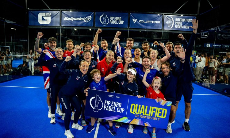 GB padel teams celebrating after qualifying for the Final 8 at the FIP Euro Padel Cup
